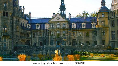 Europe Poland January 1.2019:palace In Polna - Beautiful Palace Garden - A Place To Stroll - January