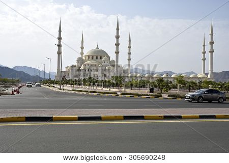Grand Sheikh Zayed Mosque, Fujairah, United Arab Emirates, June 4, 2019. View Of The Mosque In The D