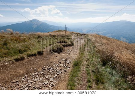 Las montañas de Bieszczady en Polonia oriental sur