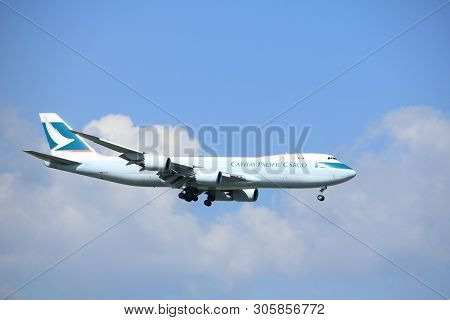 Amsterdam The Netherlands - August 27th 2017: B-ljf Cathay Pacific Boeing 747-8f, Cargo Approaching 