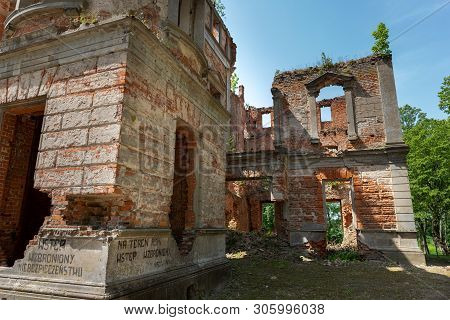 Runowo Krajenskie, Kujawsko Pomorskie / Poland - June 11, 2019: Ruins Of An Old Estate. Ruined Mansi