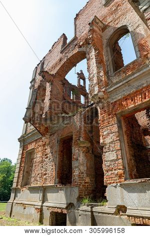 Runowo Krajenskie, Kujawsko Pomorskie / Poland - June 11, 2019: Ruins Of An Old Estate. Ruined Mansi