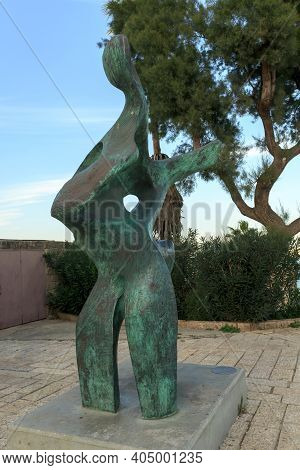 Tel Aviv, Israel - December 28, 2015: Modern Sculpture In Yaffo