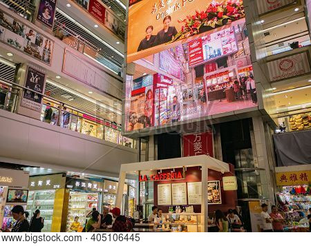 Guangzhou/china-25 Aug 2019:unacquainted People Shopping In Onelike Or Wangling Department Store At 