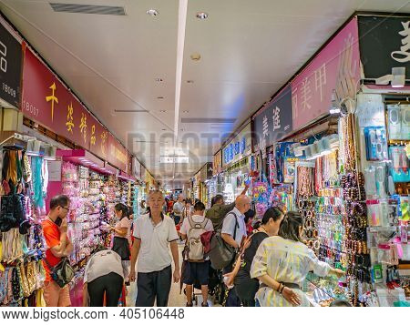 Guangzhou/china-25 Aug 2019:unacquainted People Shopping In Onelike Or Wangling Department Store At 