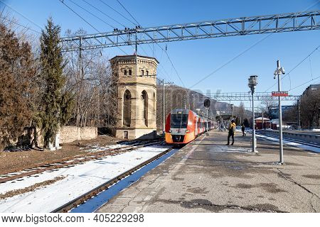 High-speed Train 