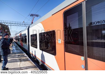 High-speed Train 