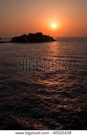 Ostrov Silhouette