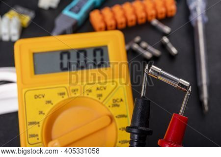 Measurement Of The Efficiency Of The Glass Fuse. Accessories For Repair And Installation Of Electric