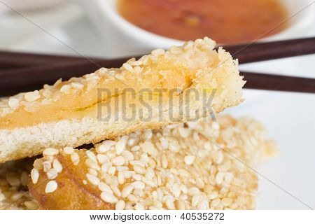 Hatosi (ขนมปังกุ้ง)