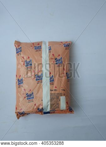 Closeup Of Surf Excel Matic Front Load Detergent Powder 6Kg Box And Pack Isolated On White Backgroun