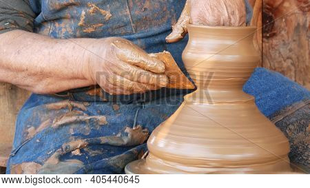 San Diego, California Usa - 5 Jan 2020: Potter Working In Mexican Oldtown, Raw Clay On Pottery Wheel