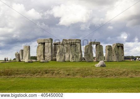 Stonehenge, Wiltshire, Uk, August 24 2020. Stonehenge A Ring Of Standing Stones, Is A Prehistoric Mo
