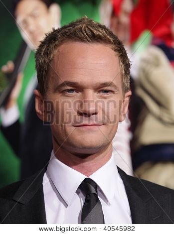 LOS ANGELES - NOV 02: NEIL PATRICK HARRIS přijíždí do 