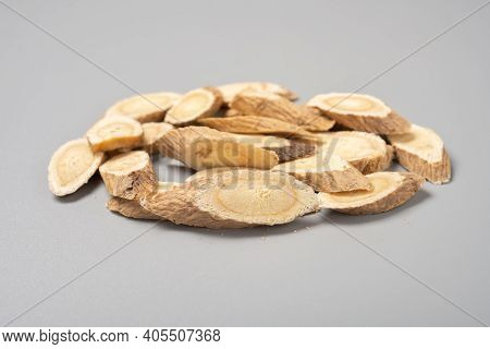 Side View Herb Huangqi Or Astragali Radix Or Mongolian Milkvetch Root Membranous Milkvetch