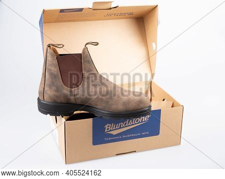 Bordeaux , Aquitaine  France - 01 24 2021 : Blundstone Shoes Boot And Box Of Australia Footwear Bran