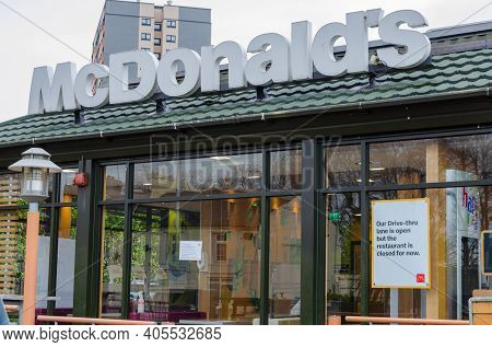 Flint; Uk: Jan 28, 2021: A Notice In The Window Of A Mcdonalds Restaurant Informs Customers That Alt