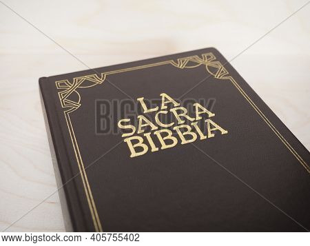 La Sacra Bibbia (the Holy Bible) Book