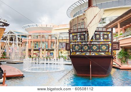 PHUKET, THAILAND - OCT 22: Jungceylon shopping mall in Patong beach on October 22, 2011 in Phuket, Thailand. Jungceylon the International Shopping and Leisure Destination in Patong