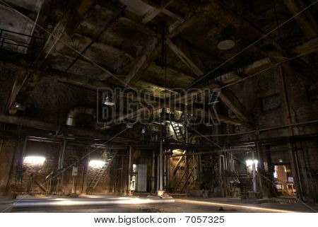Vecchia fabbrica abbandonata.