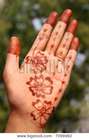 หญิงอินเดียมือกับ Mehandi