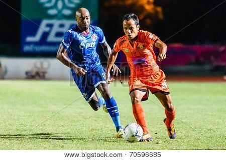 Sisaket Thailand-august 13: Jirawat Daokhao Of Sisaket Fc. (orange) In Action During Thai Premier Le