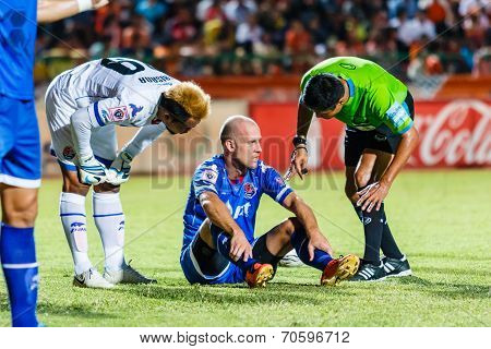Sisaket Thailand-august 13: Trent Mcclenahan Of Ptt Rayong Fc. (blue) In Action During Thai Premier