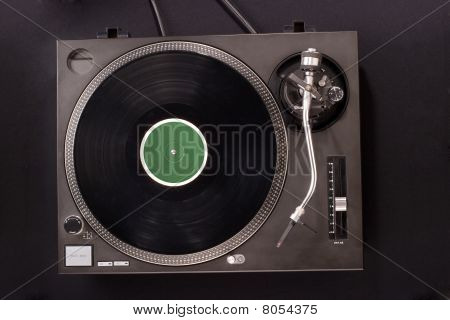 der DJ-Plattenspieler