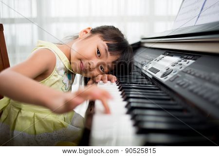 Playing Synthesizer