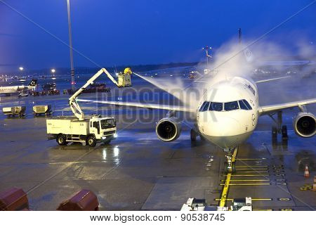 Deicing Of The Lufthansa Plane