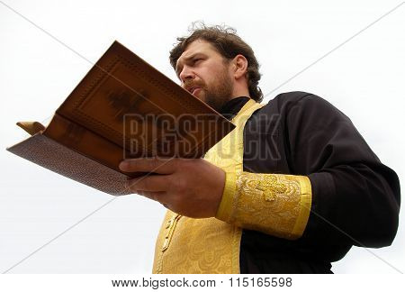Orthodox priest moleben