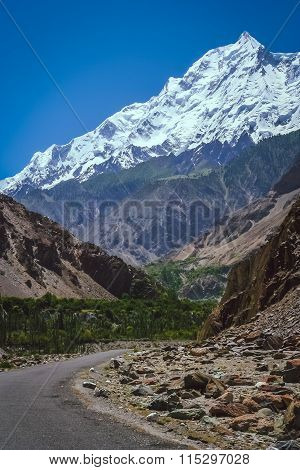 Road to Rakaposhi