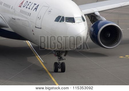 Commercial airplane