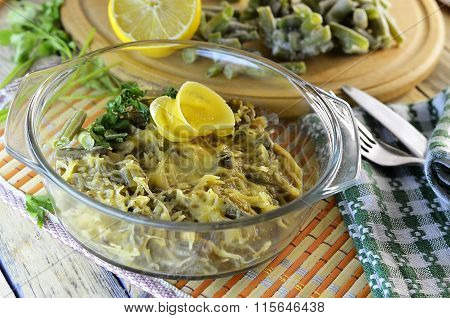 cooked dish of roasted green beans