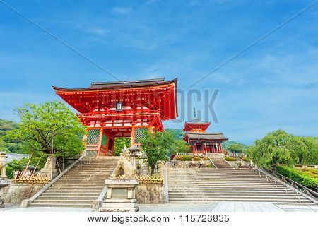 Ro-mon Red Gate Kiyomizudera Temple Entry Evening