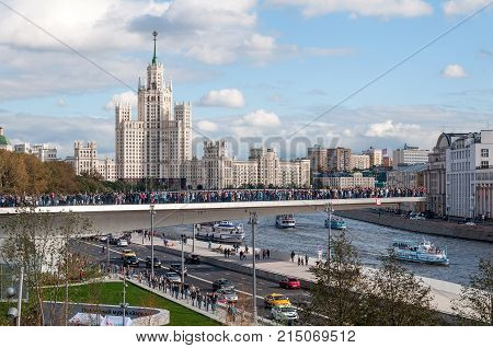 RUSSIA, MOSCOW - SEPTEMBER 16, 2017: New bridge over Moskva river Poryachiy bridge in Zaryadye Park, Moscow, Russia