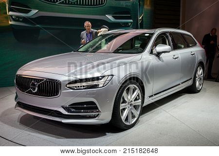 New 2017 Volvo V90 Car