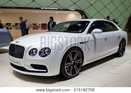 Bentley Flying Spur V8S Luxury Car