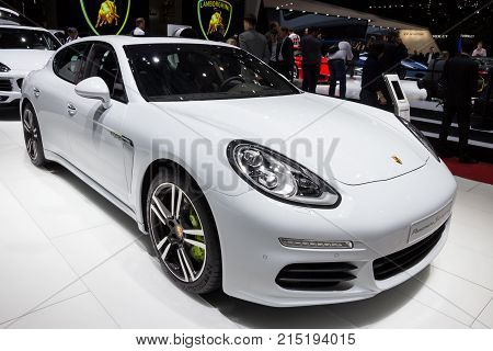 Porsche Panamera S E-hybrid Sports Car