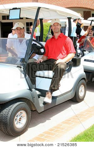 THOUSAND OAKS - JUN 11: Joel Gretsch Paley Center for Media piątej rocznych Celebrity Golf klasy