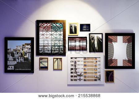 Art gallery frames