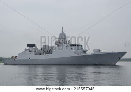 WARSHIP - Frigate sails to sea for patrol