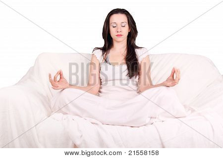 fille méditant