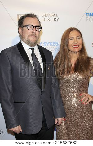 LOS ANGELES - NOV 11:  Matthew Asner,  Navah Paskowitz Asner at the 2017 D.R.E.A.M. Gala at the Montage Hotel on November 11, 2017 in Beverly Hills, CA