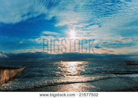 Solnedgang på havet
