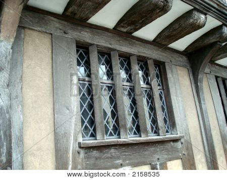 Janela antiga de Tudor (século 15 e 16)