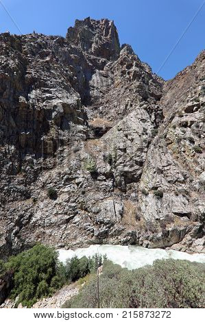Kings River Canyon in Kings Canyon and Sequioa National Park. California. USA