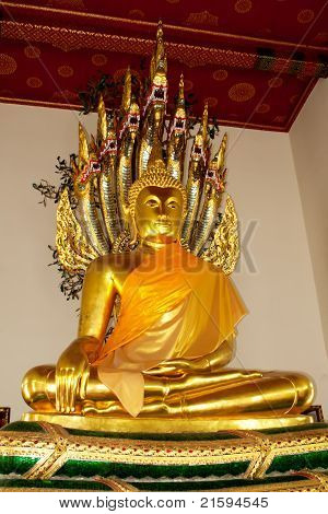 Zlatý Buddha ve Wat Po, Bangkok, Thajsko