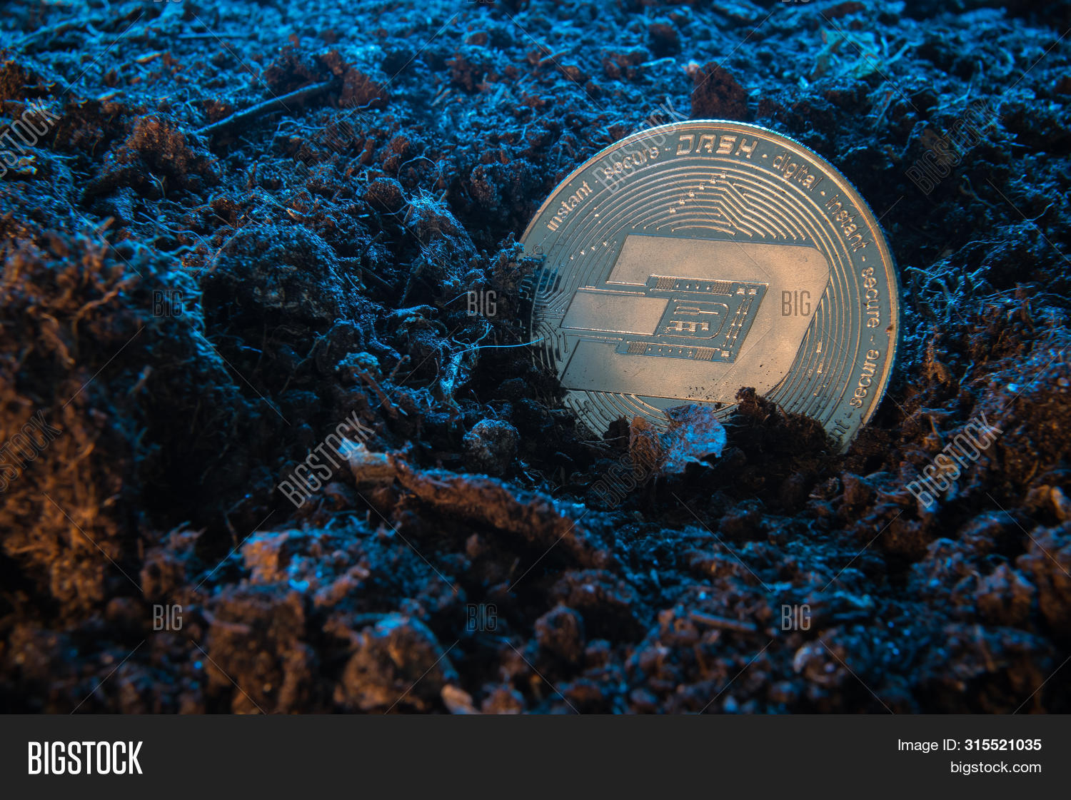 Повер трип геометрия даш. Dash coin crypto лого. Dash криптовалюта. Dash криптовалюта. Монетка dash серебряная.