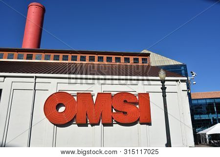 Portland, Oregon - Jun 12: Oregon Museum Of Science & Industry In Portland, Oregon, As Seen On Jun 1